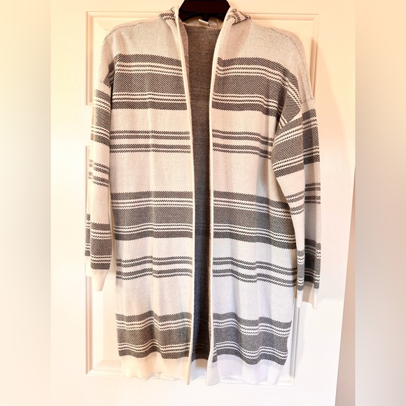 Lovely thick White with black striped hooded cardigan - Picture 1 of 4